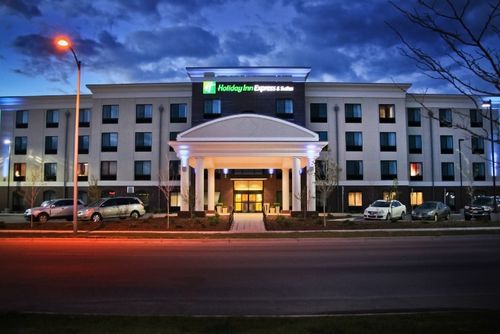 Holiday Inn Express & Suites - Missoula, MT