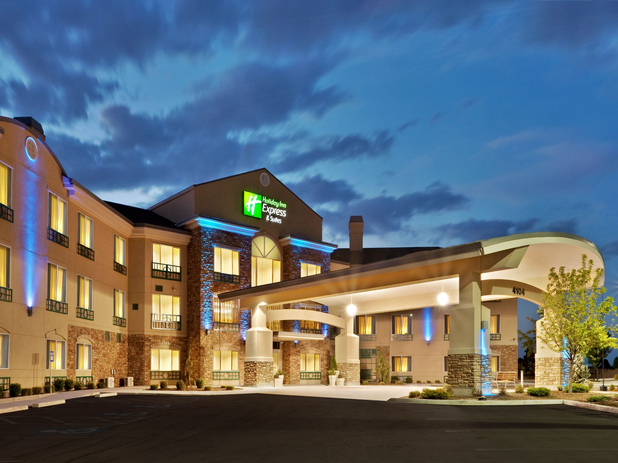 Holiday Inn Express & Suites Idaho Center - Nampa, ID ...